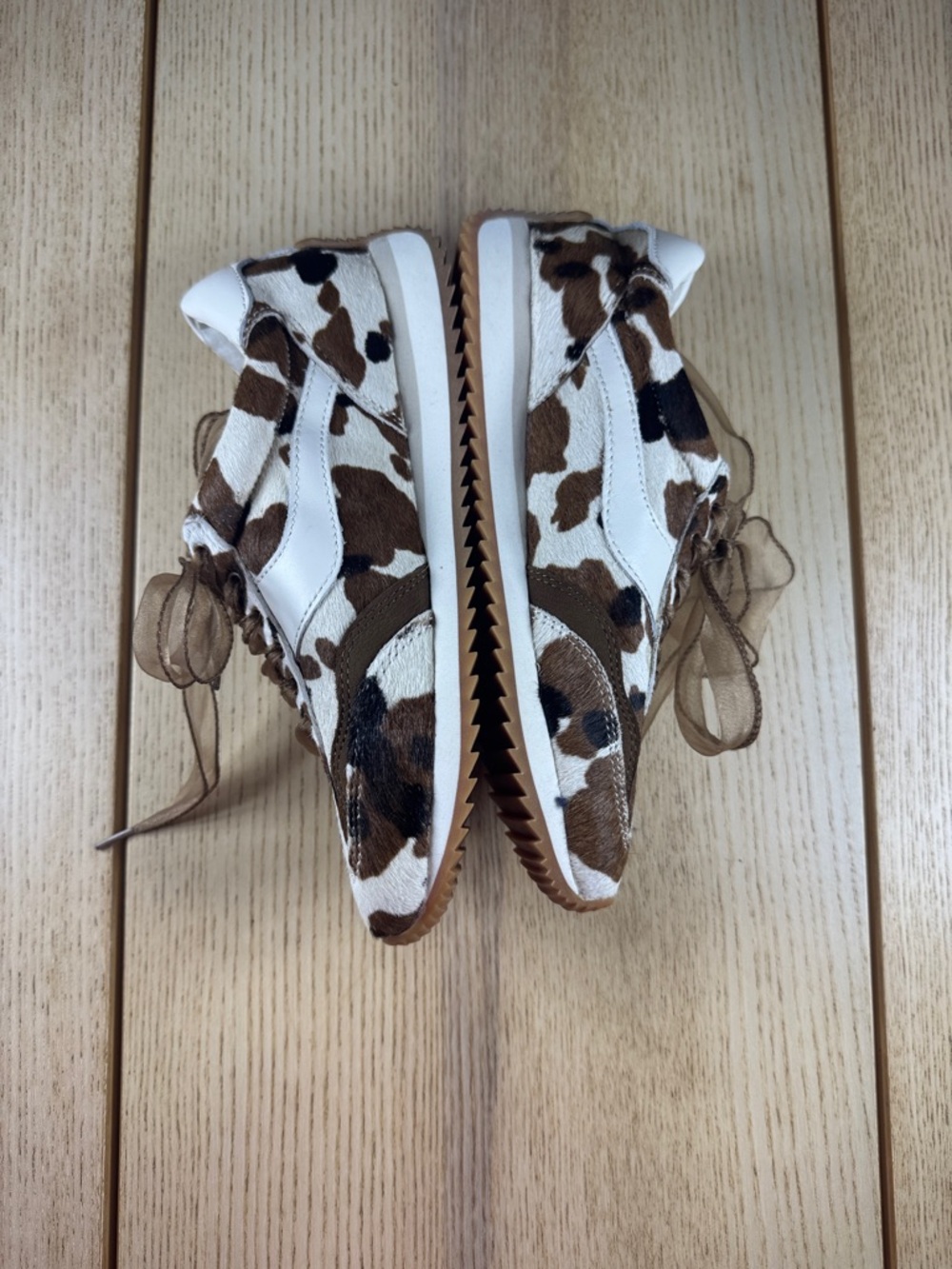 Dolce Vita Cowhide-Print Low-Top Sneaker in Brown, White & Tan - Picture 4 of 9